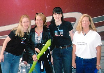US in front of the Tourbus